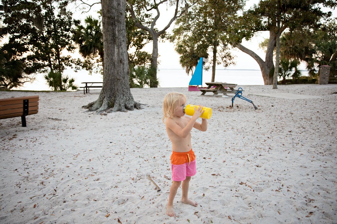 5 cuidados com as crianças no verão: como aproveitar melhor?