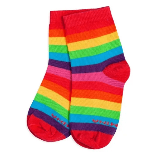 Confira nossas dicas e veja como colocar meias coloridas infantis nos lookinhos dos seus filhos!